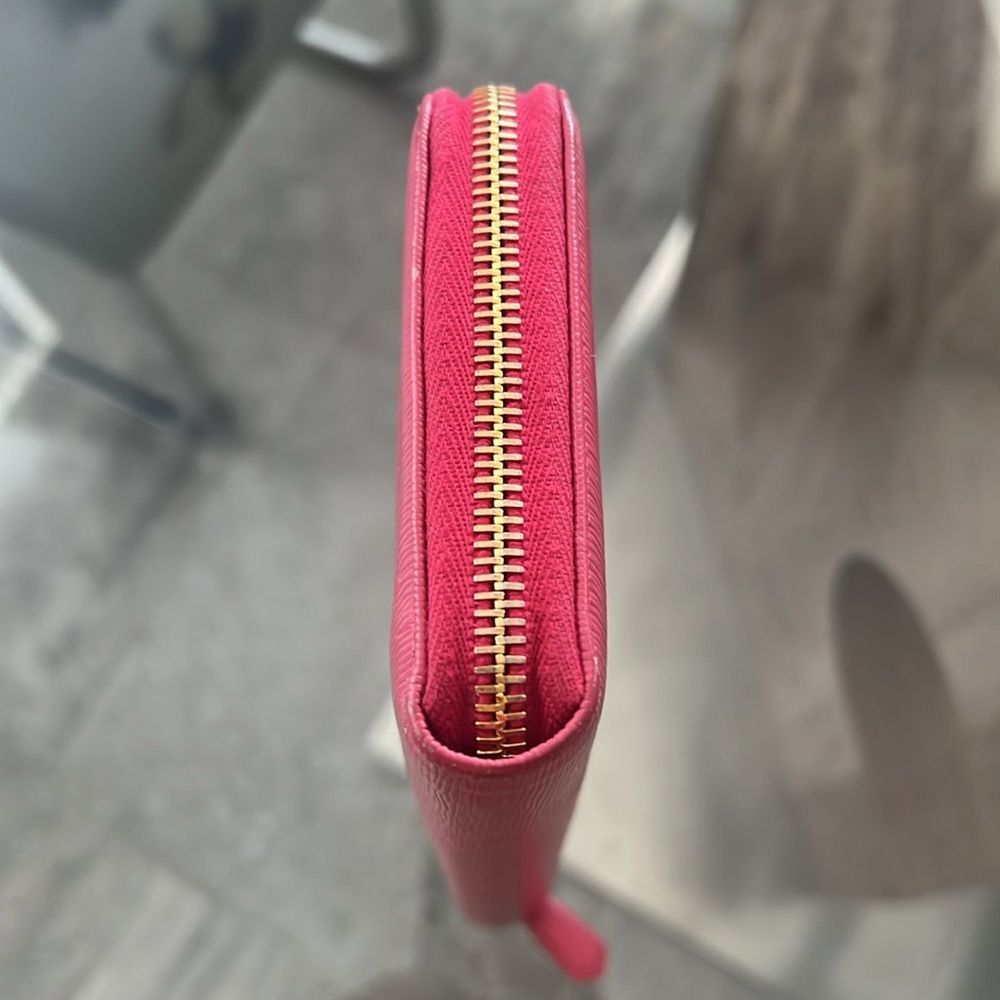 Prada Zip-Around Wallet in Pink Leather, Pristine - Picture 9 of 13